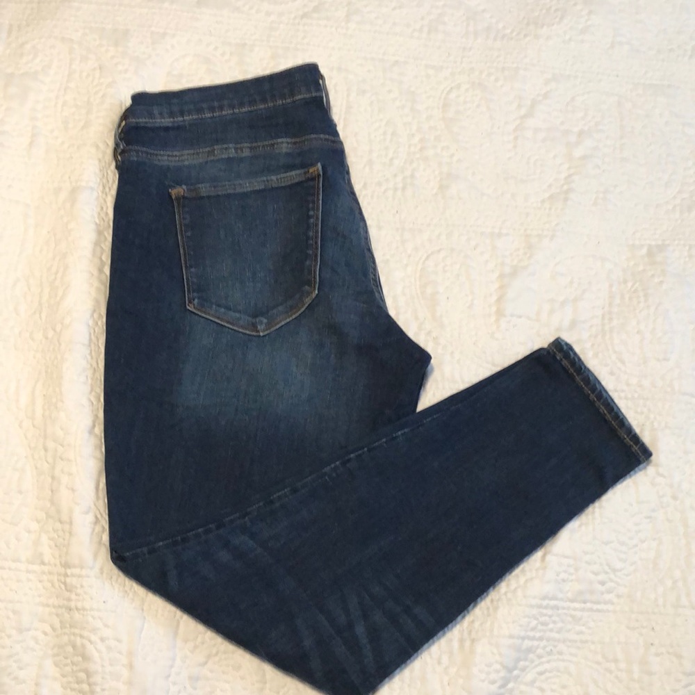 Gap Easy Legging Distressed Ankle Blue Jeans, 31R.